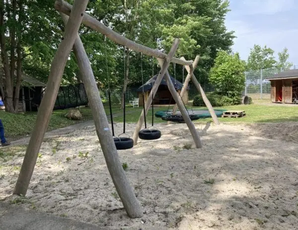 Dubbelt gungstativ med 1 kompisgunga 2 däckgungor - Bild 5