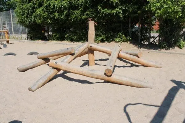 Klätterpyramid i robinia - Bild 2