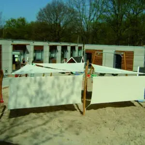 Pe fyrkantigt sidosegel 1,3x4 m - offwhite inkl.beslag