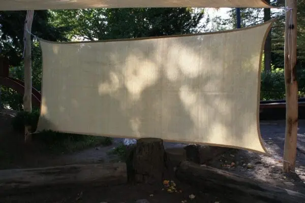 Hdpe fyrkantigt sidosegel 1,5x3,6 m - camel inkl.beslag