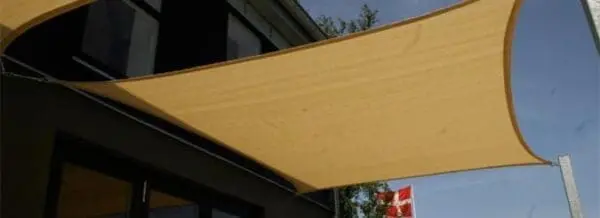 Hdpe fyrkantssegel 3,6x3,6 m - camel inkl. beslag