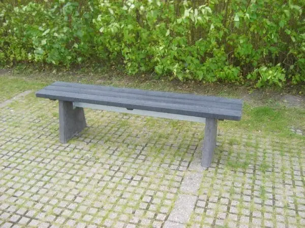 Bänk med rygg i återvunnen plast & betong - Bild 2