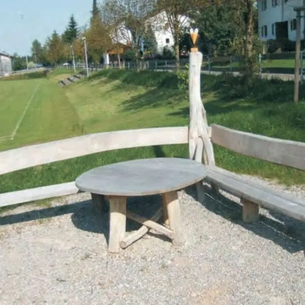 Korpens mötesplats - bänkar & bord - Bild 3