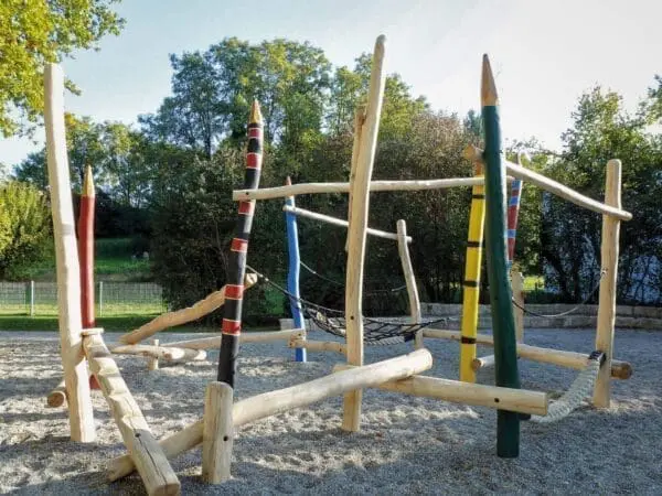 De färgade pennornas skog  - balansbana - Bild 2