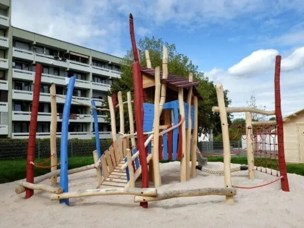 Blå/röda klätterträdgården - Bild 2