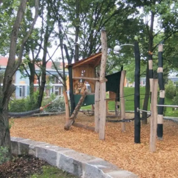 Matthew´s klätterskog - Bild 3