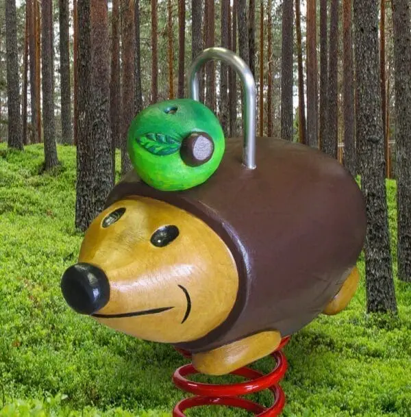 Gungdjuret igelkotte med äpple - Bild 2