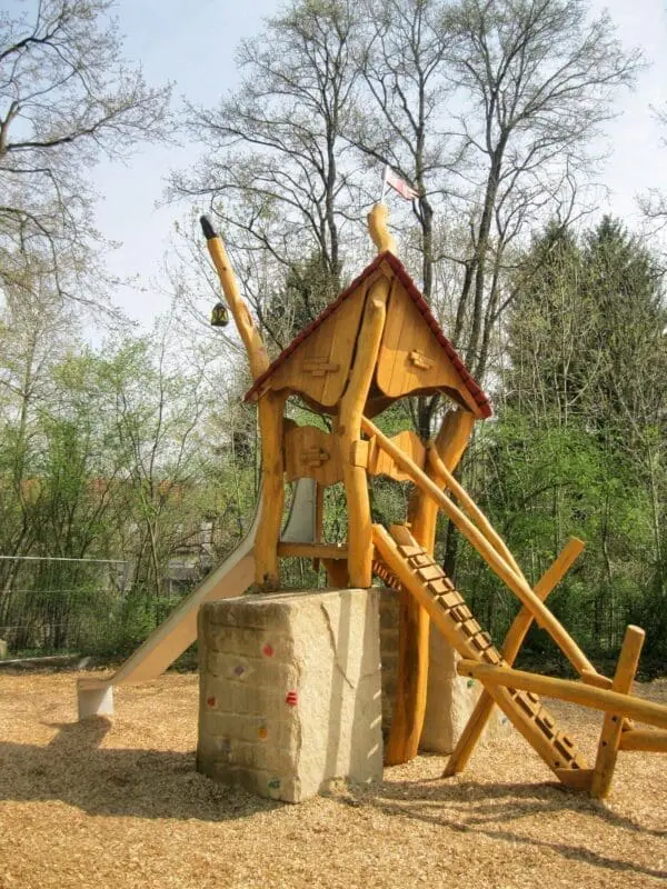 Slottstorn med klätterramp - Bild 2