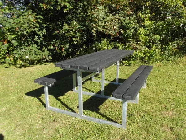 Bord/bänkset i återvunnen plast 180 x 140 cm - Bild 2